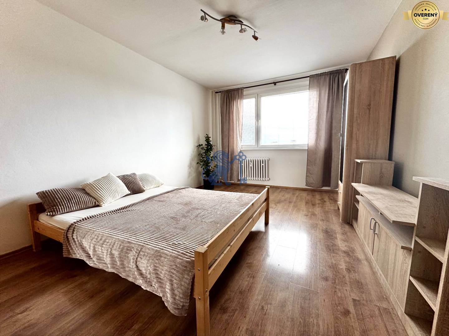 dubravka-1izbovy-byt-na-predaj-izba