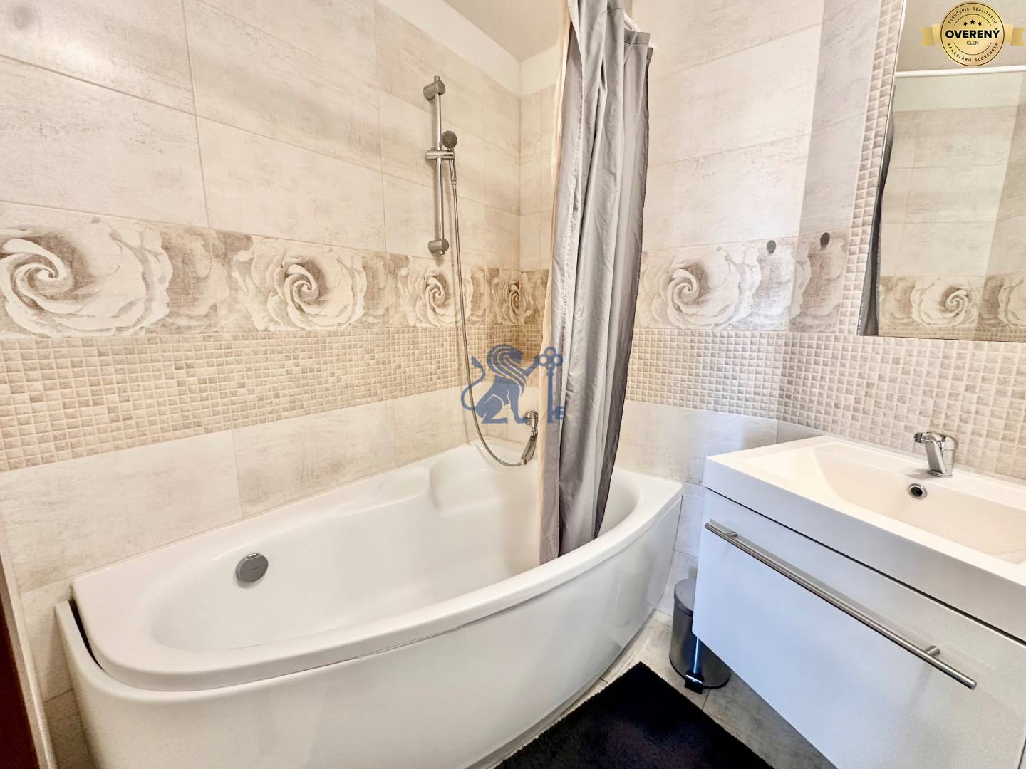 PANORAMA City | kúpeľňa