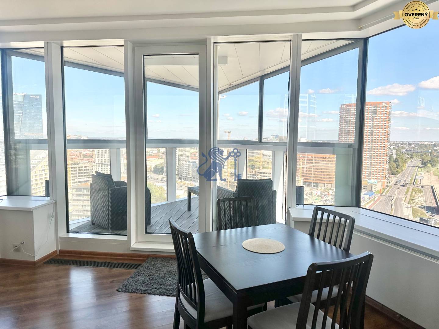 PANORAMA City | obývačka