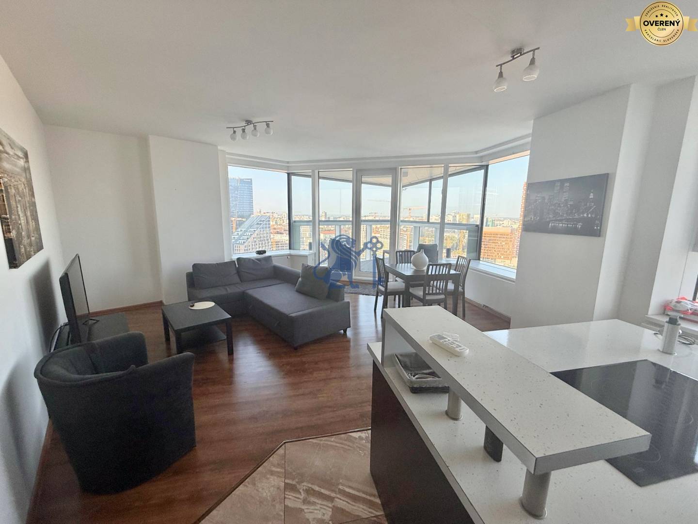 PANORAMA City | obývačka