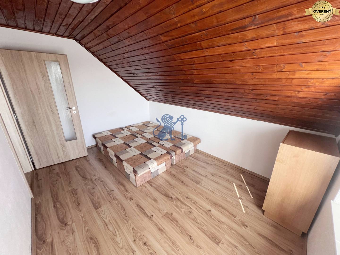 Vojenska ul. Rovinka 6.jpg