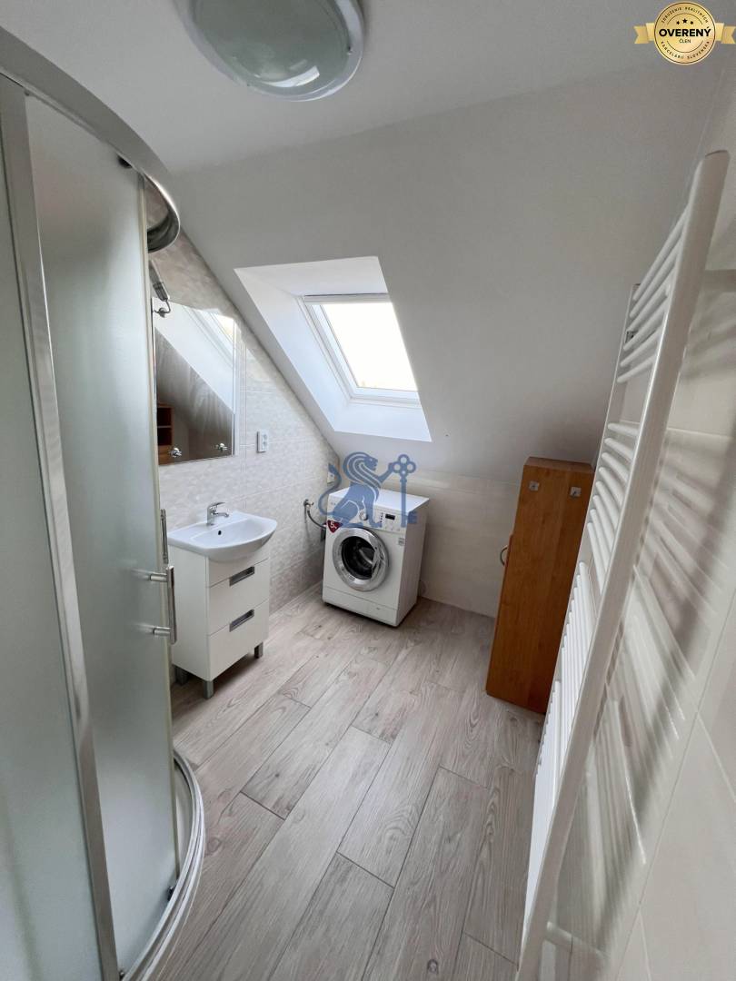 Vojenska ul. Rovinka 10.jpg