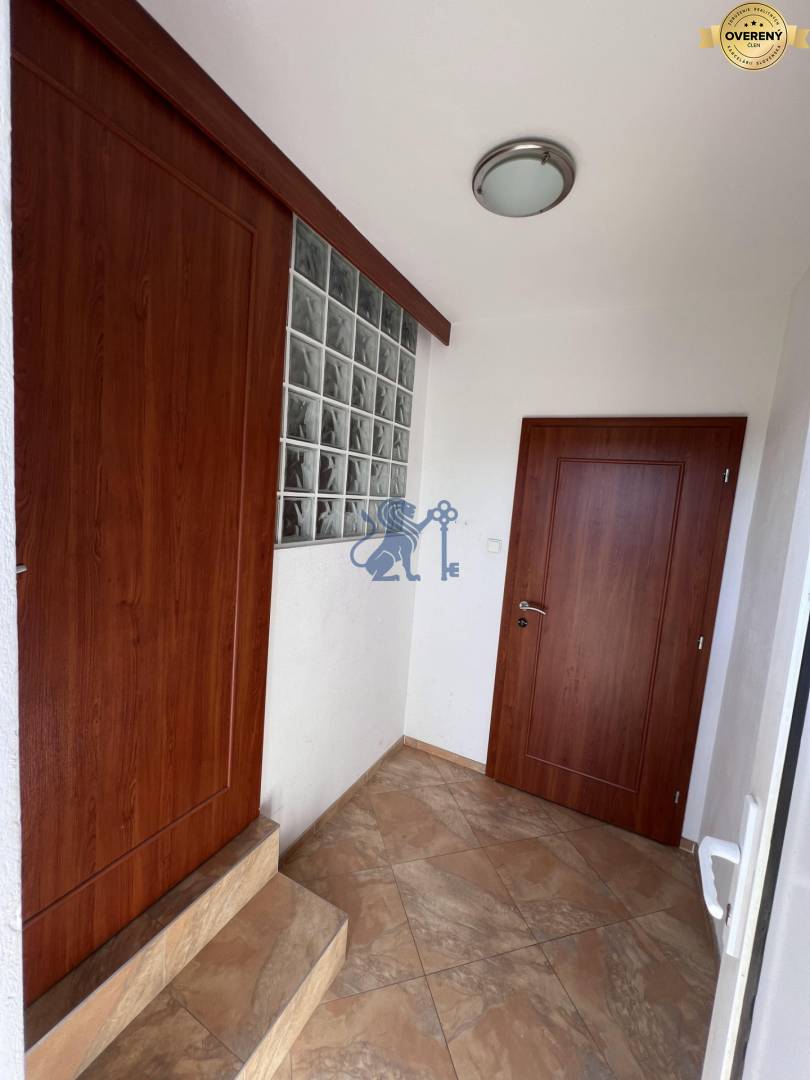 Vojenska ul. Rovinka 14.jpg