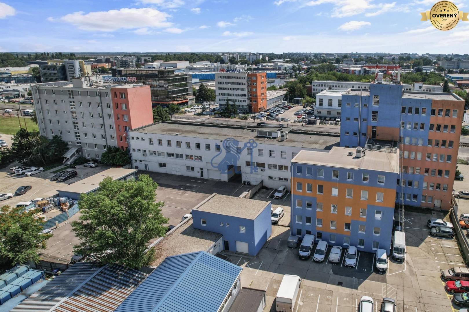 Vajnorská 137 zadný dvor