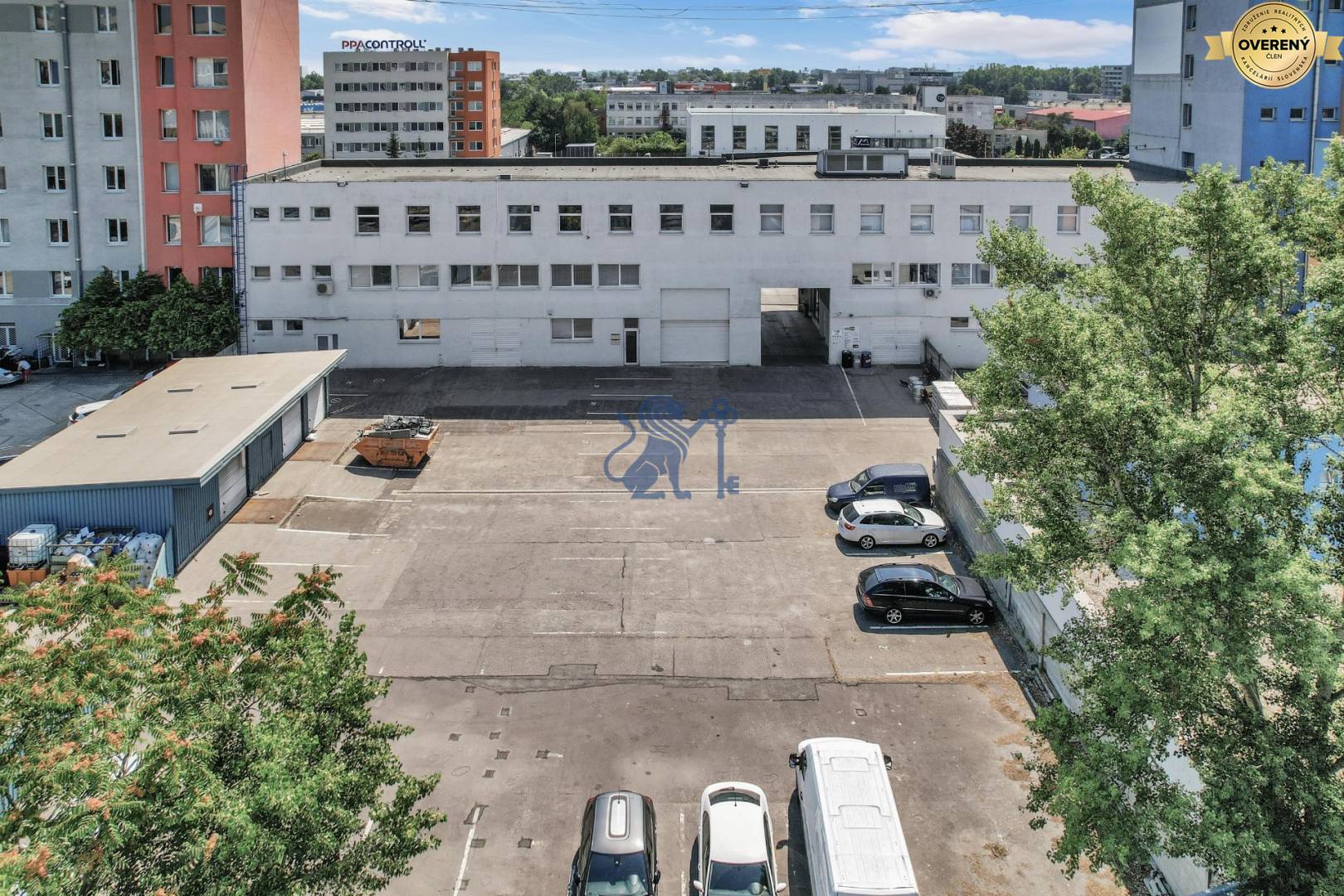 Vajnorská 137 zadný dvor