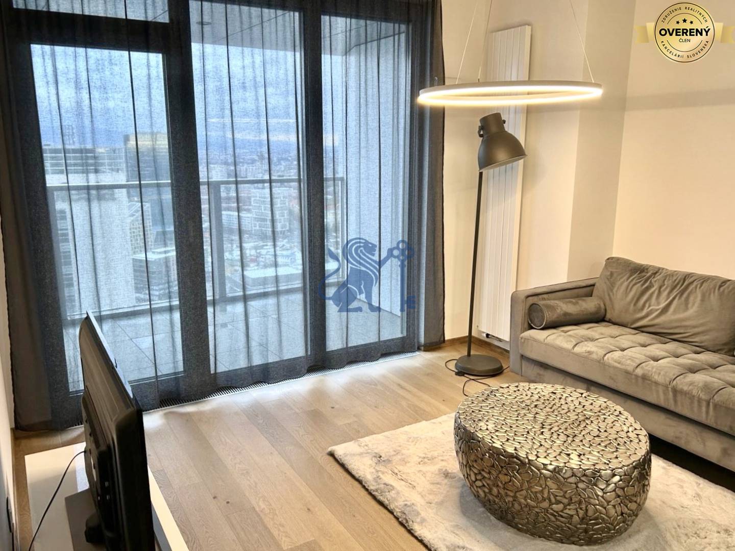 EUROVEA_TOWER_BYT_PRENAJOM_OBYVACKA