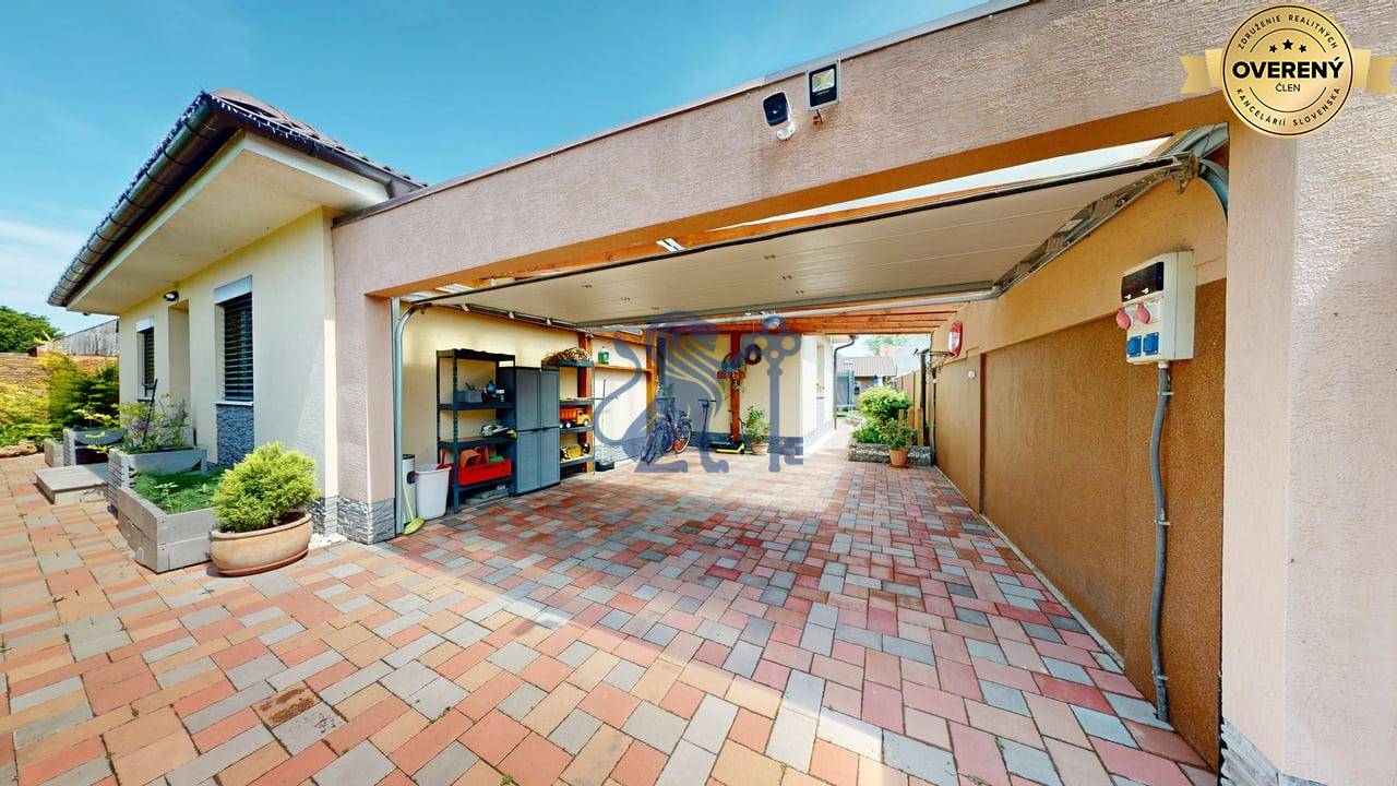 1206042025_110919 (1).jpg