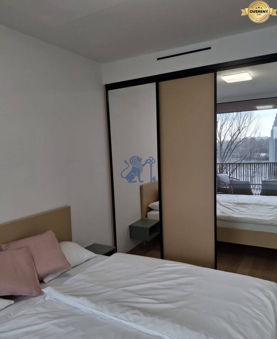 vydrica_1,5_izbovy_byt_prenajom (12).jpg