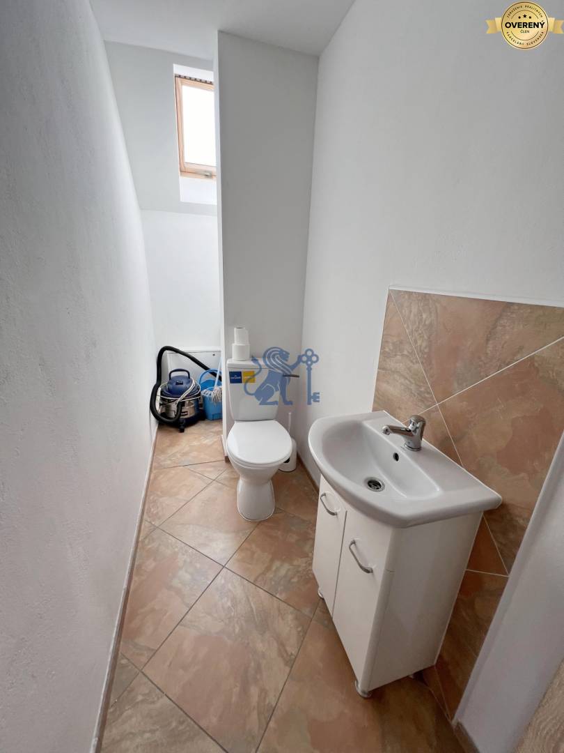 Vojenska ul. Rovinka 11.jpg