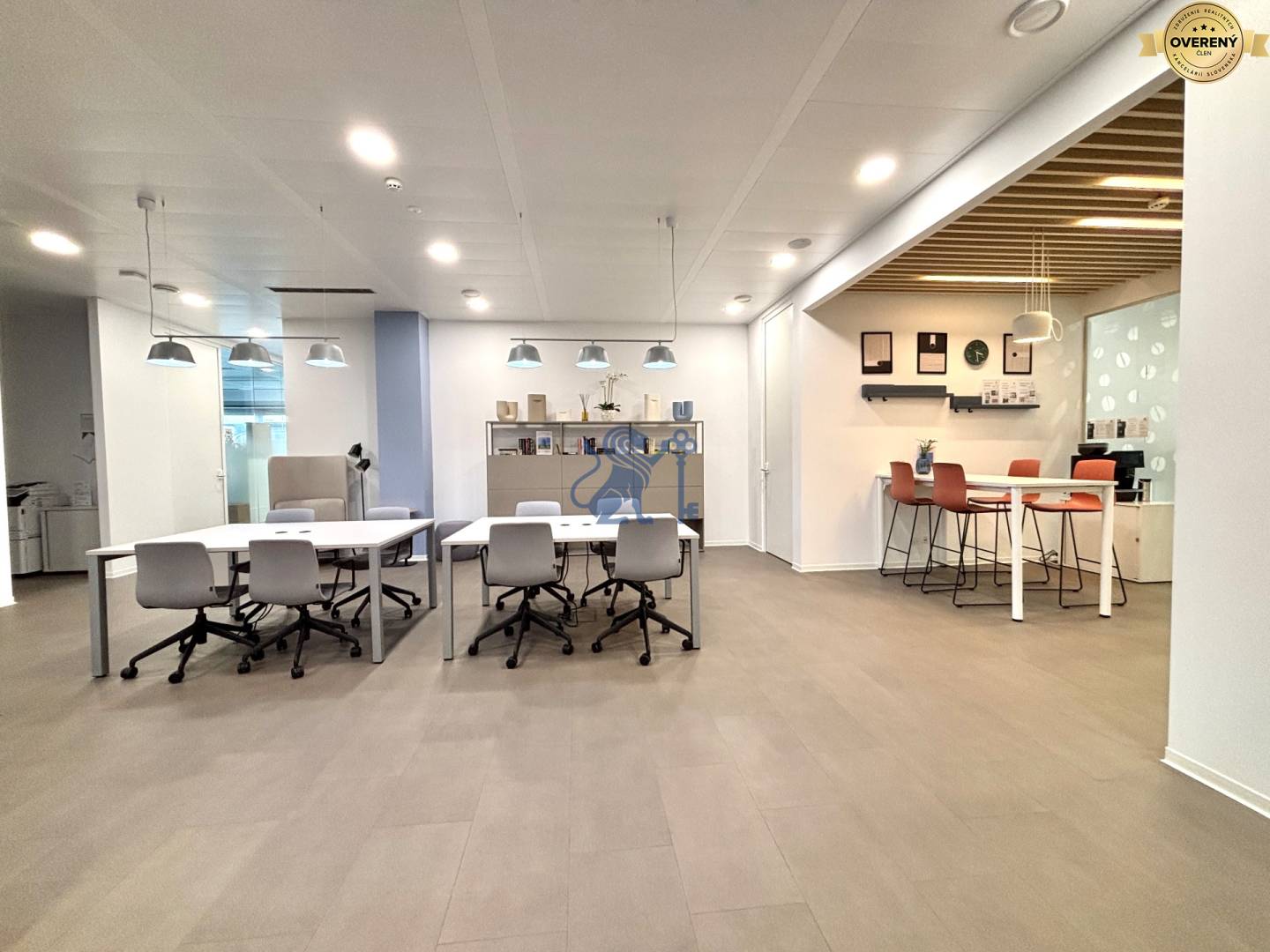 Galvaniho_kancelarie_neformálne_sedenie