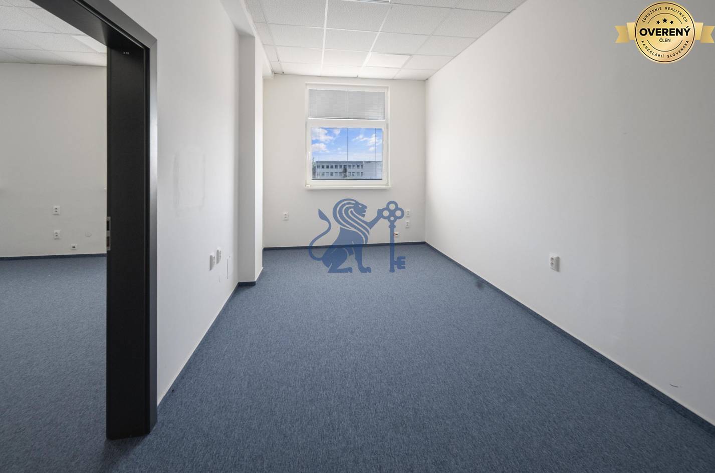 Vajnorská 137 kancelária menšia