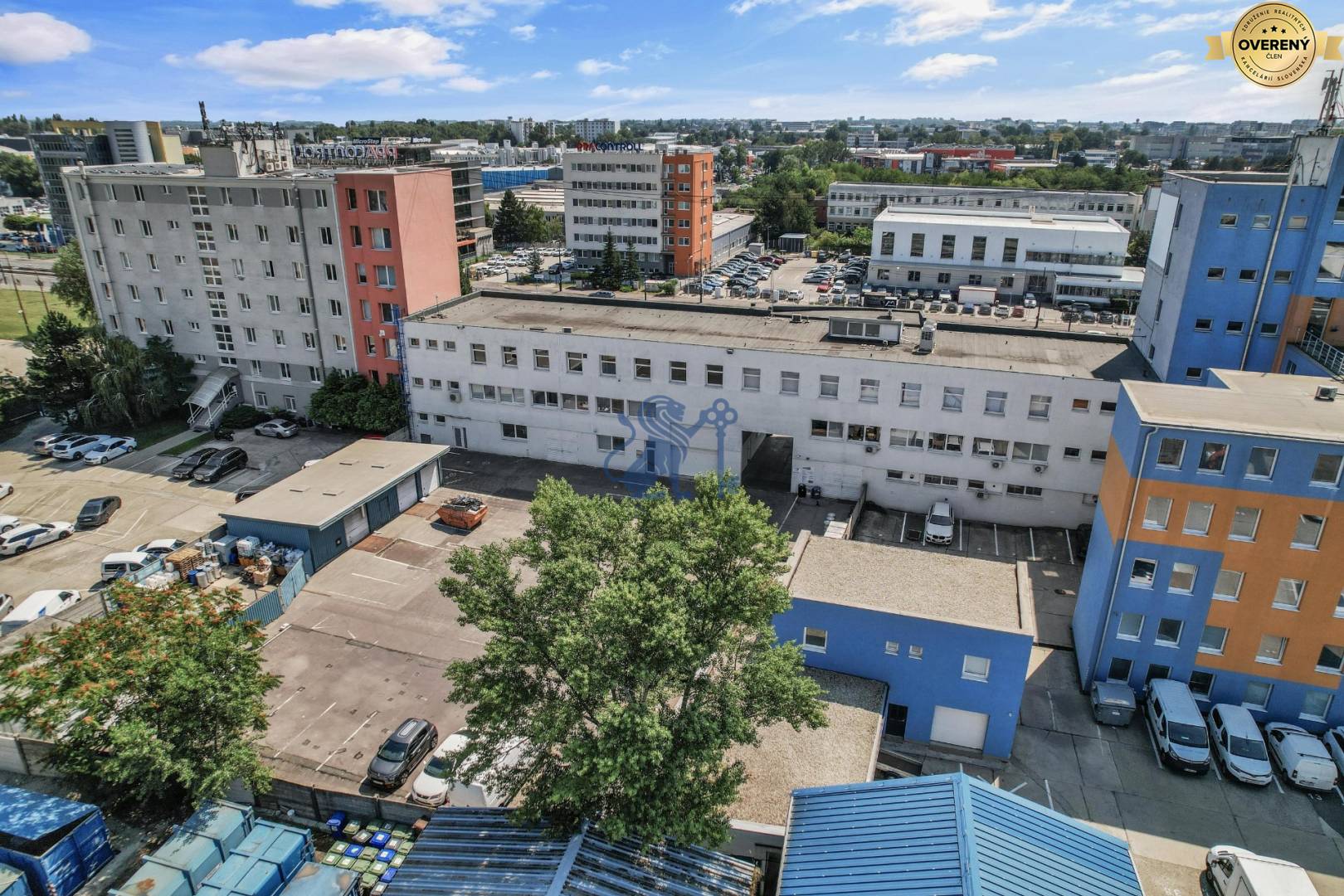 Vajnorská 137 zadný dvor