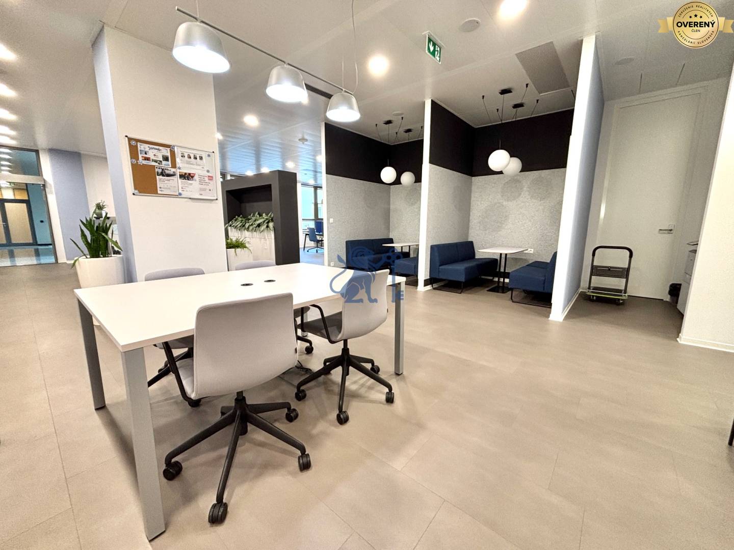 Galvaniho_kancelarie_otvorený_phone_boot