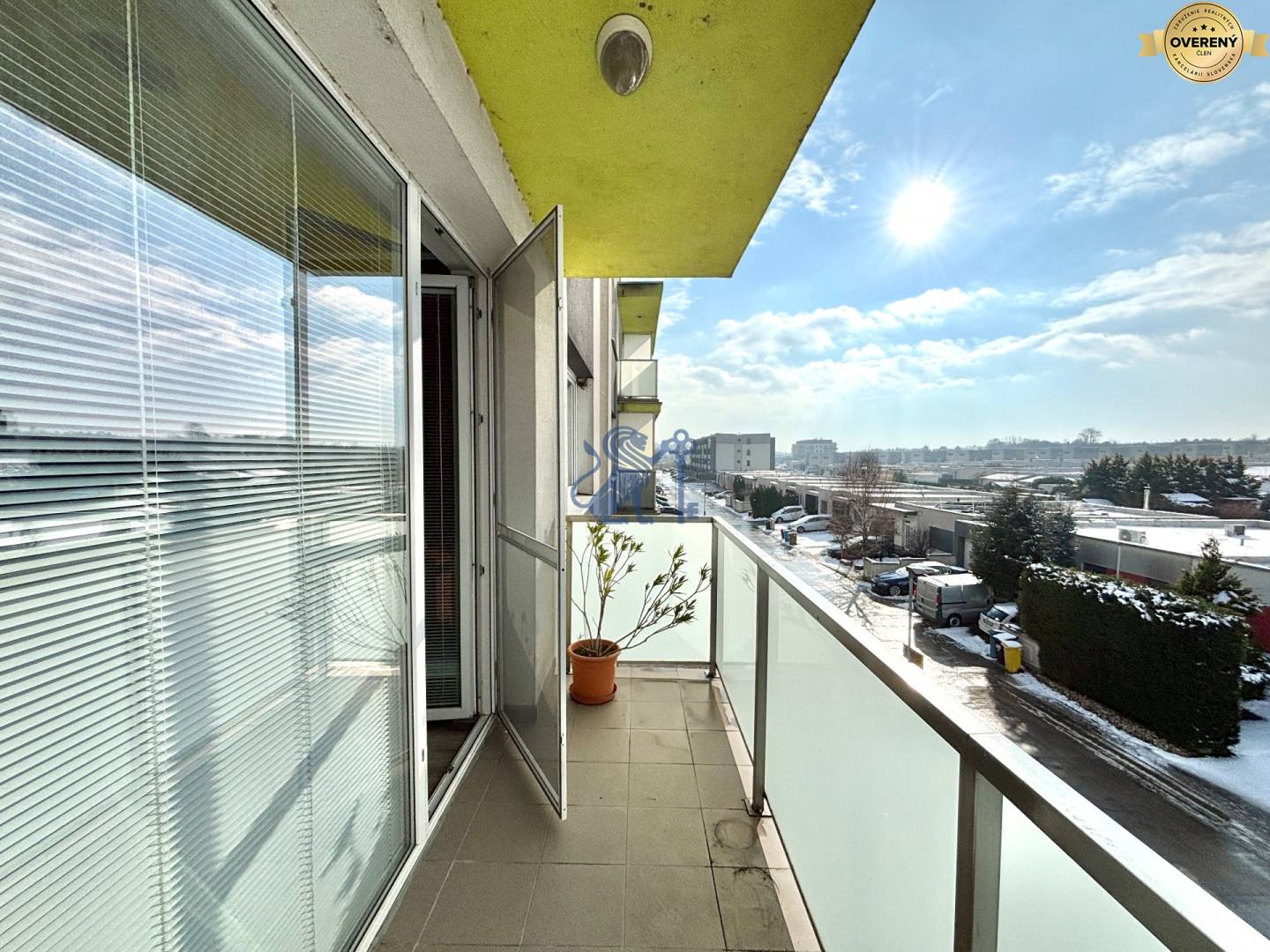 2i_Slávičia_SC_balkón