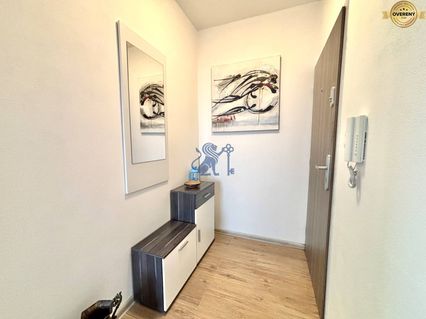 2i_Slávičia_SC_vstup_do_bytu