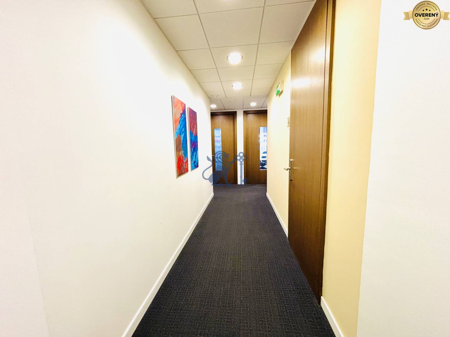 Chodba s kancláriami