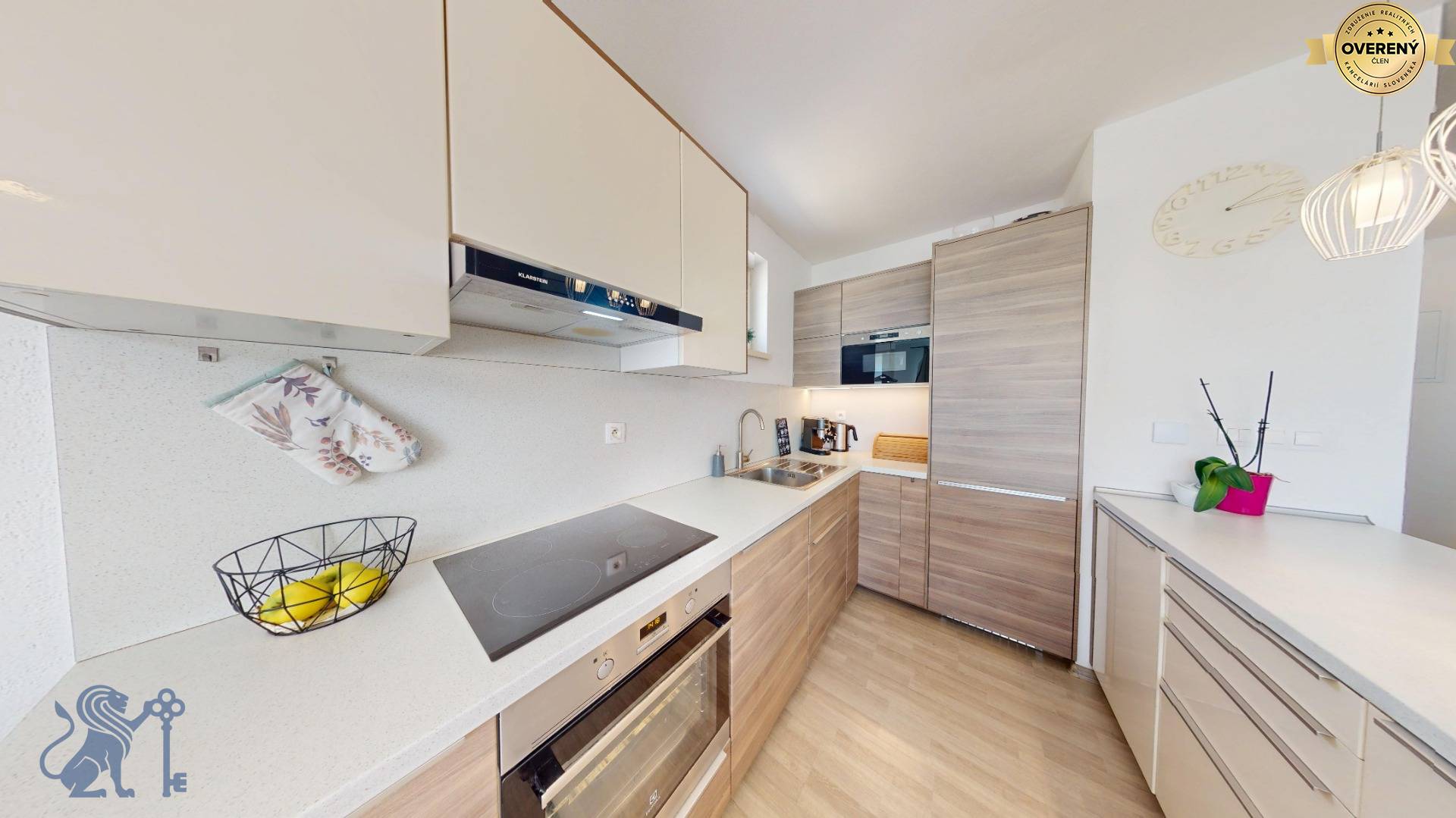 Predaj-4-izbovy-Byt-Stupava-mezonet-kuchyňa