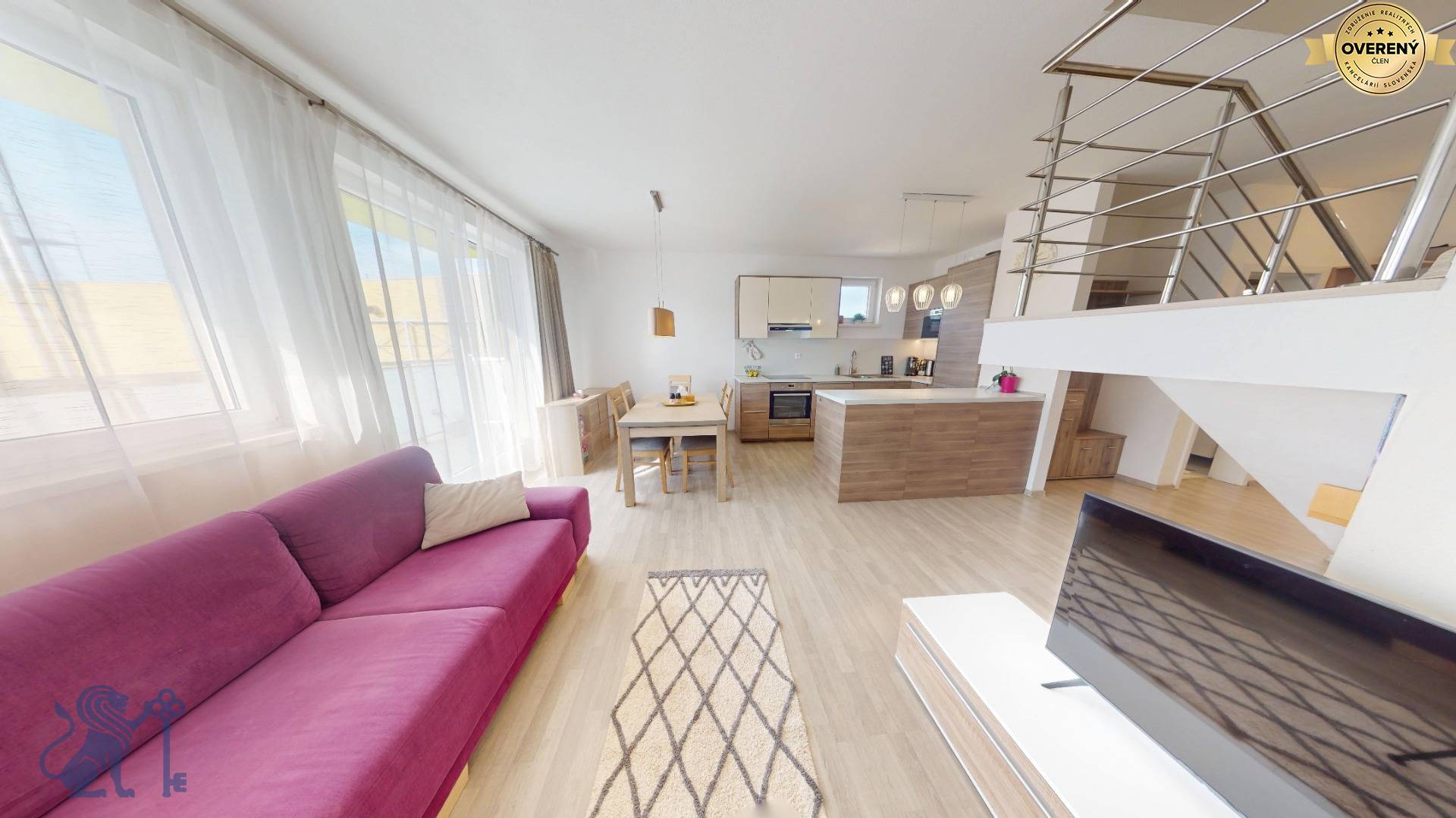 Predaj-4-izbovy-Byt-Stupava-mezonet-obývačka