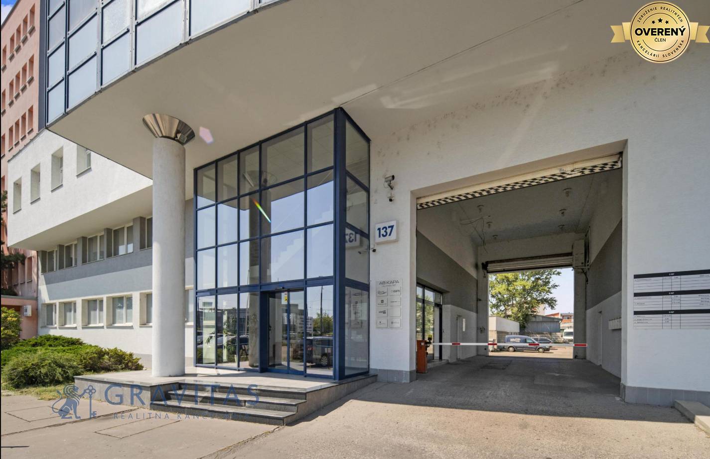 Vajnorská 137 hlavný vstup