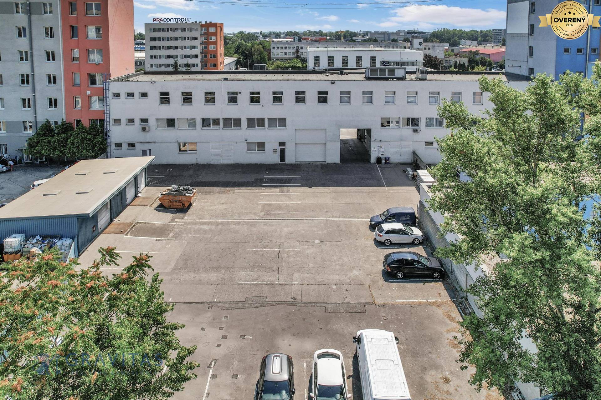 Vajnorská 137 zadný dvor