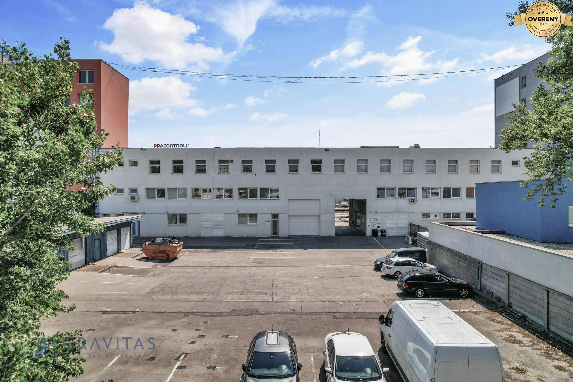 Vajnorská 137 zadný dvor