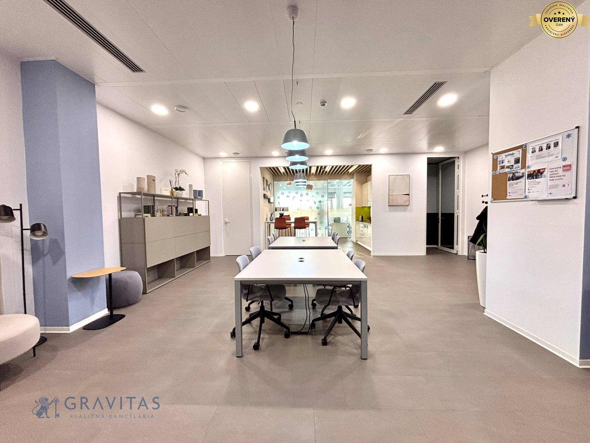 Galvaniho_kancelarie_neformálne_sedenie