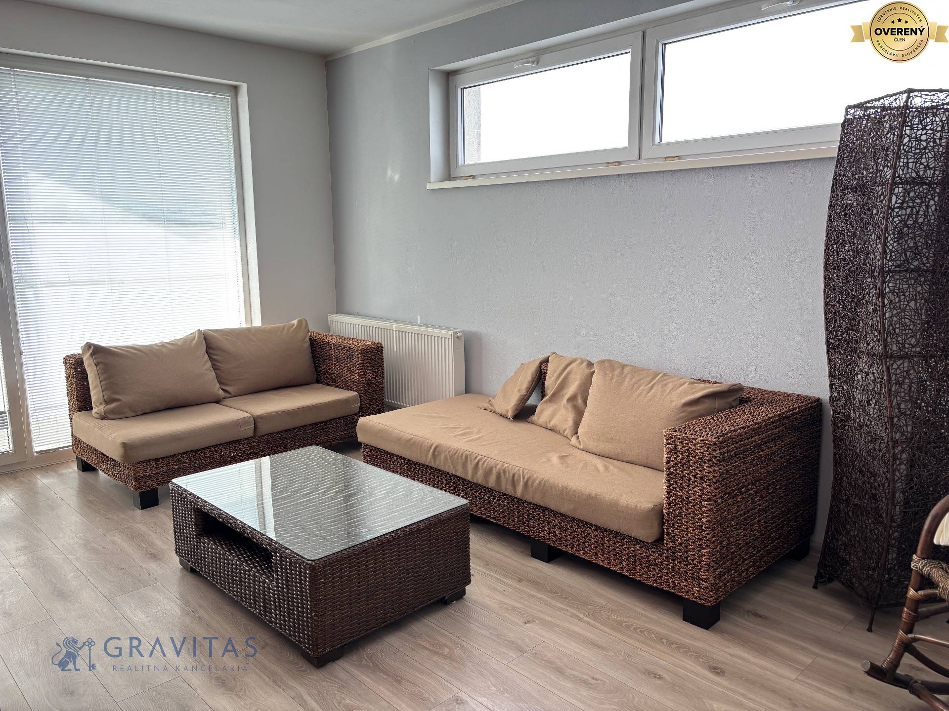 2i_Slávičia_SC_obývačka