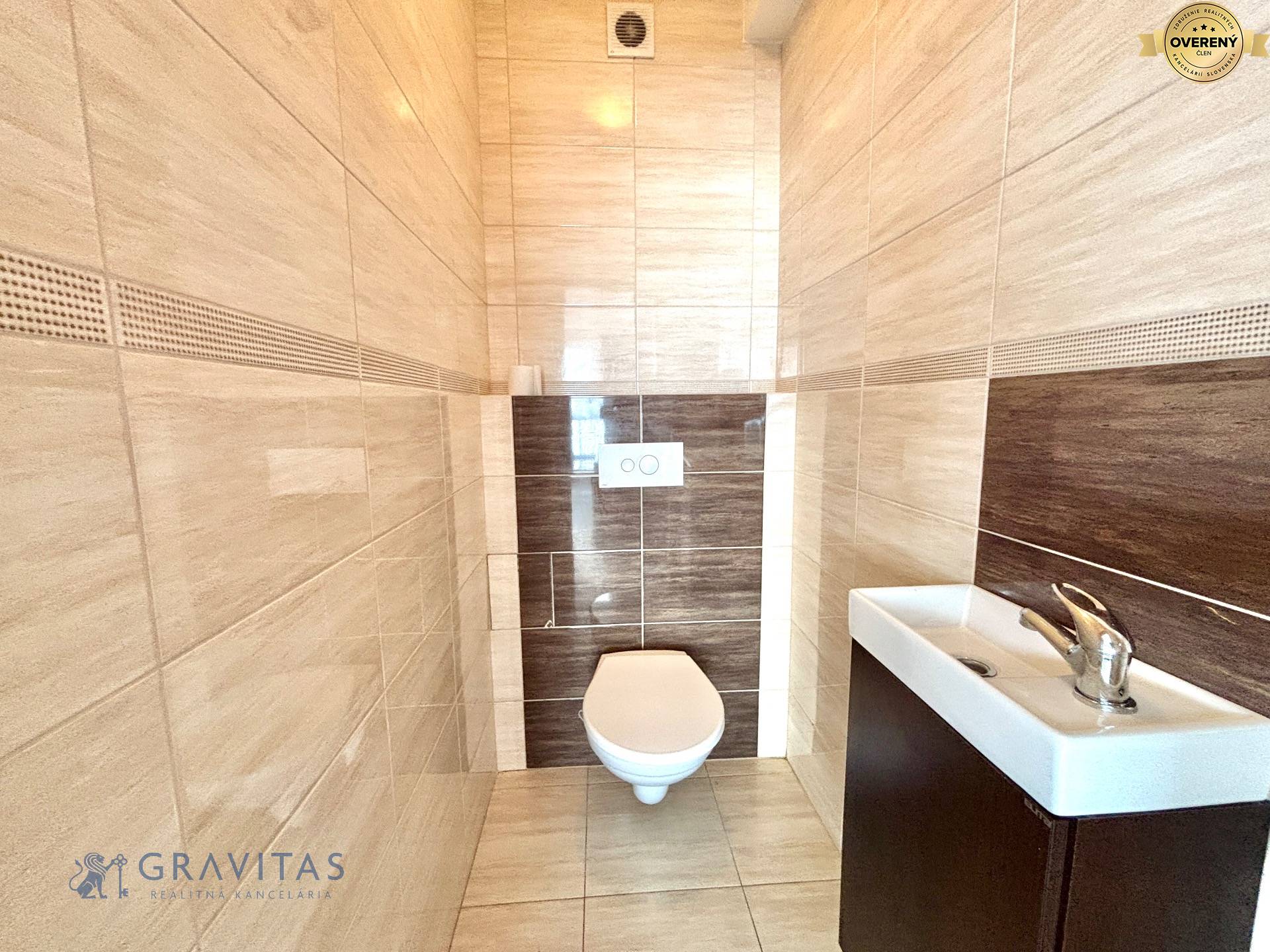 2i_Slávičia_SC_toaleta