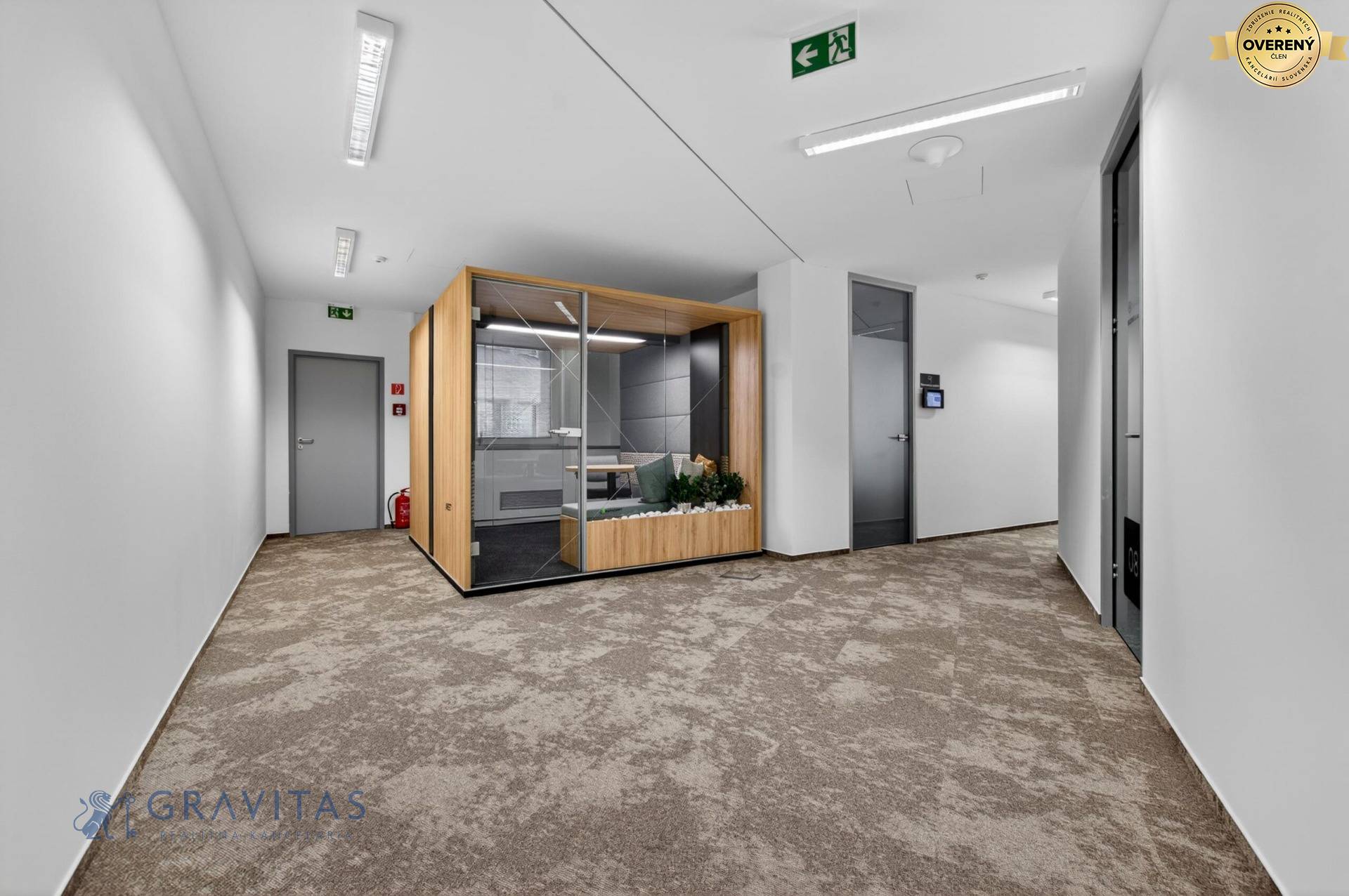 BBC_1_kancelaria_Flexi_Space_telefonna_budka