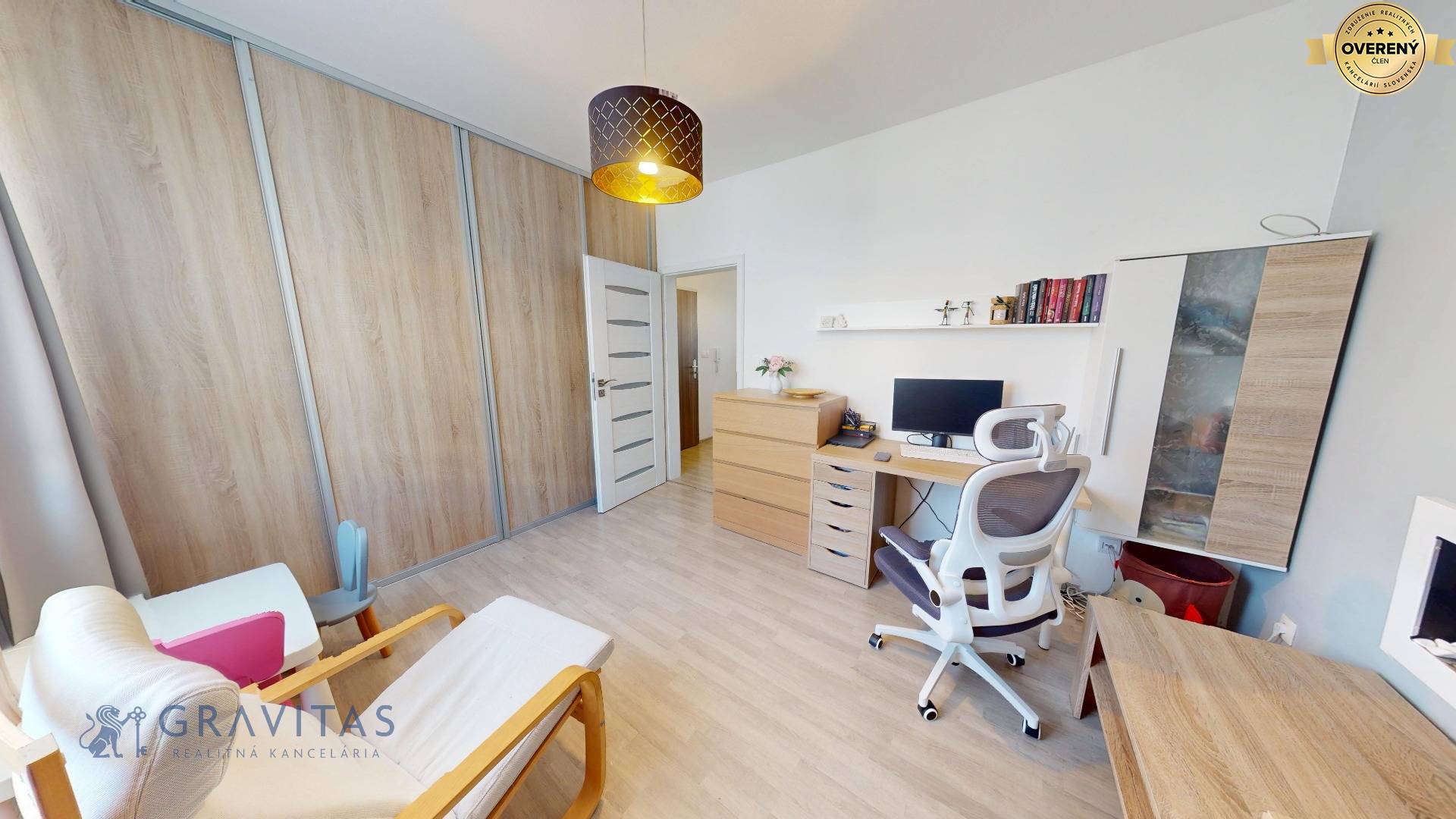 Predaj-4-izbovy-Byt-mezonet-Stupava_izba