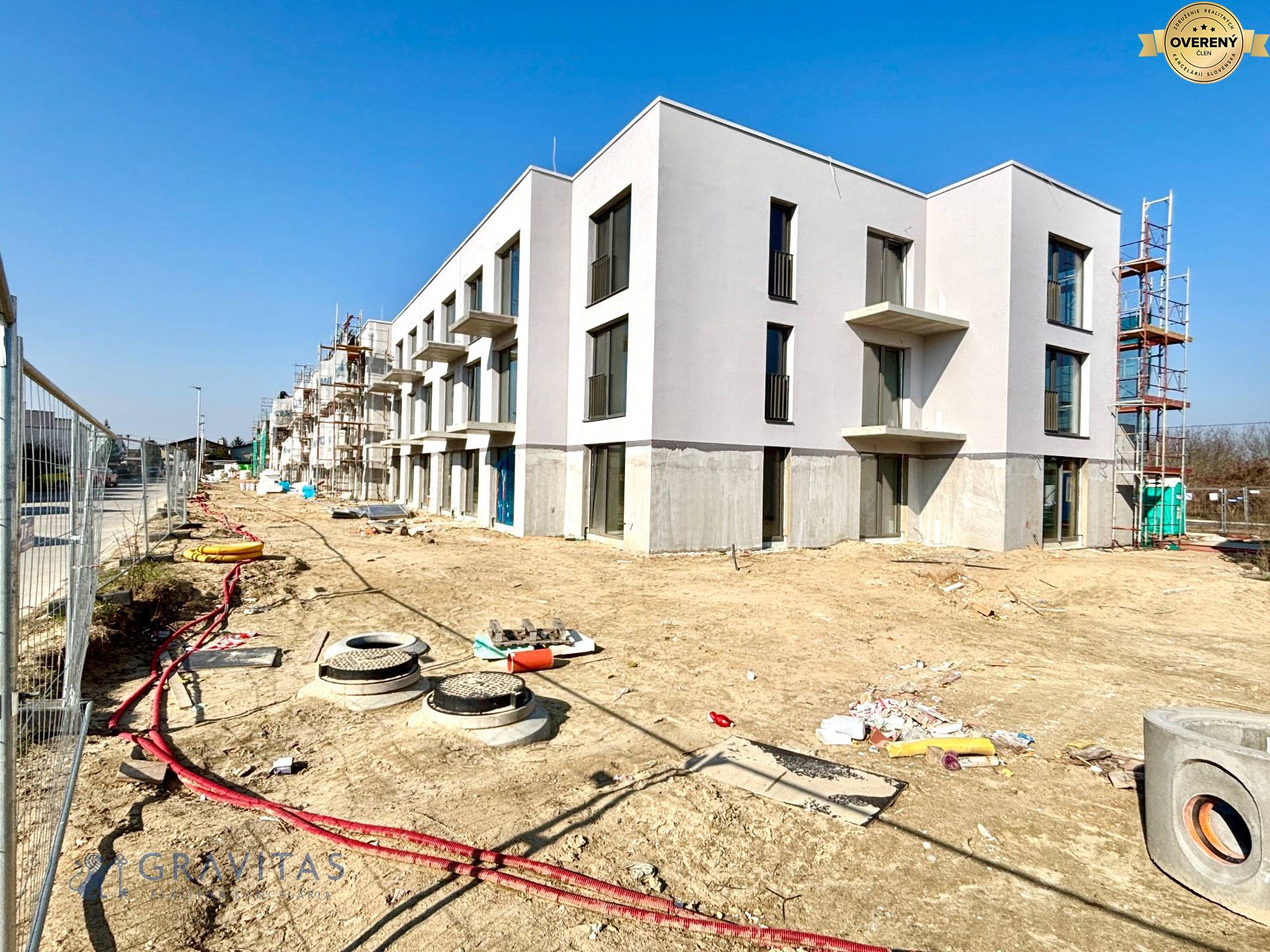 Exteriér_juho_východný_pohľad