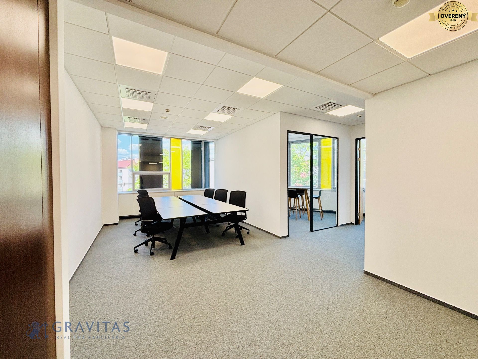 Open_space_a_malá zasadačka_alebo office