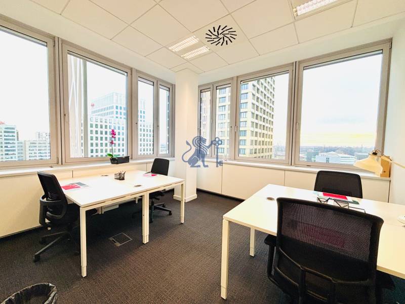 Kancelária pre 4 osoby