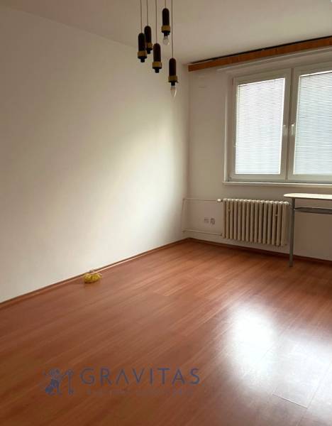 1izb_byt_prenajom_petrzalka (3).jpg