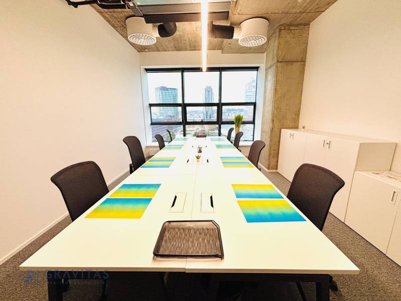 Kancelária pre 6 osôb