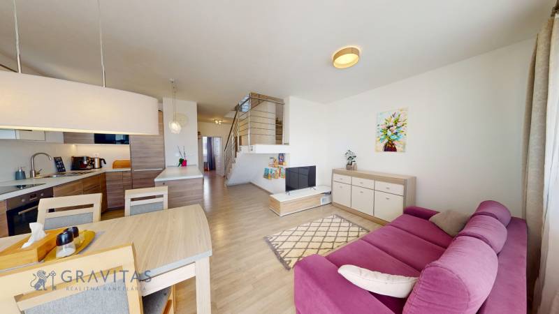 Predaj-4-izbovy-Byt-Stupava-mezonet-kuchyňa-obývačka