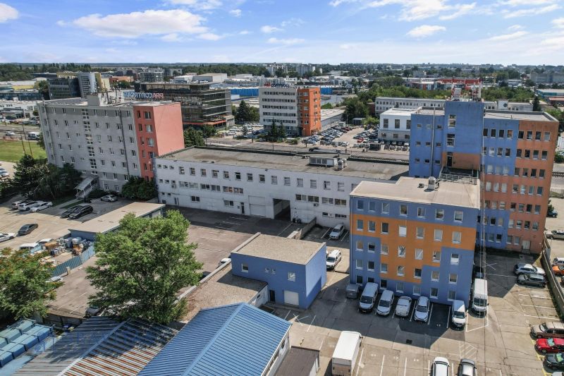 Vajnorská 137 zadný dvor