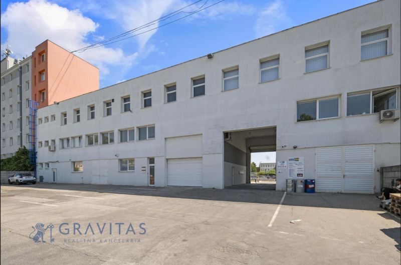 Vajnorská 137 zadný dvor