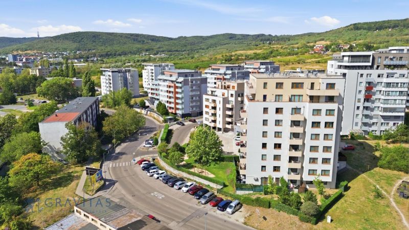 na-predaj-2-izbovy-byt-raca-kadnarova-ulica.jpg